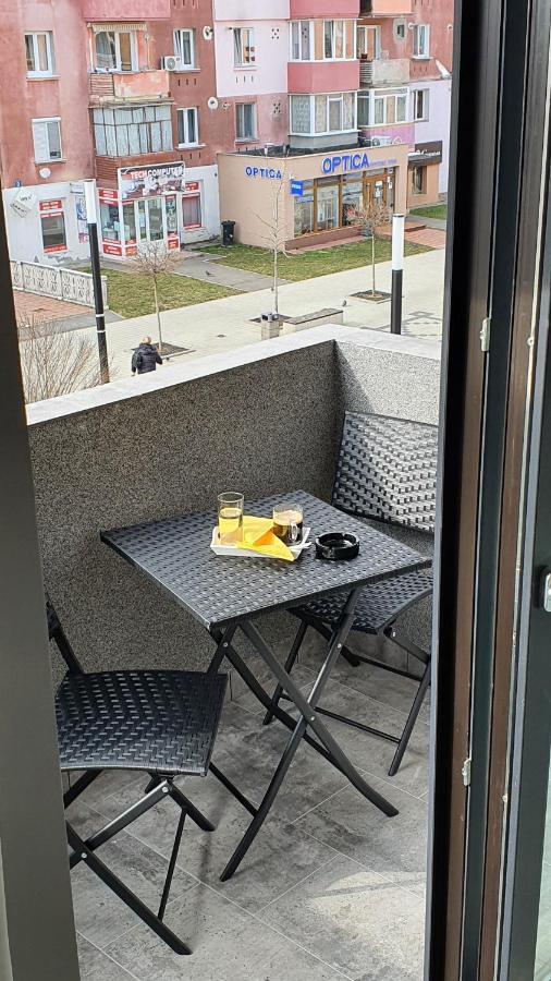 Fim Apartament Appartement Hunedoara Buitenkant foto