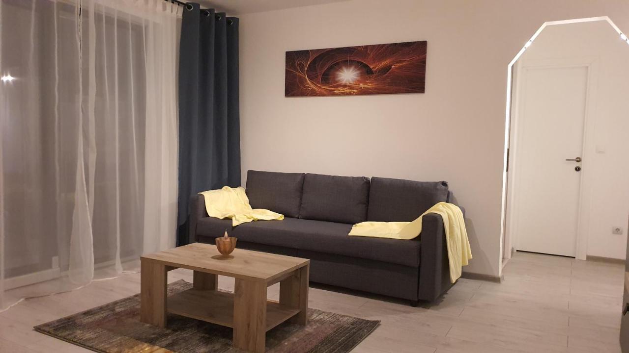 Fim Apartament Appartement Hunedoara Buitenkant foto