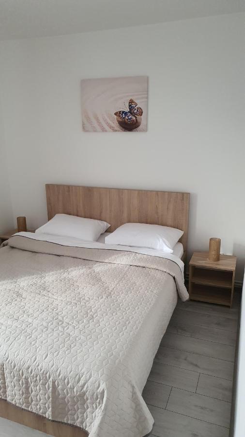 Fim Apartament Appartement Hunedoara Buitenkant foto