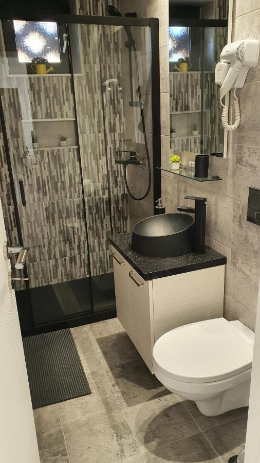 Fim Apartament Appartement Hunedoara Buitenkant foto
