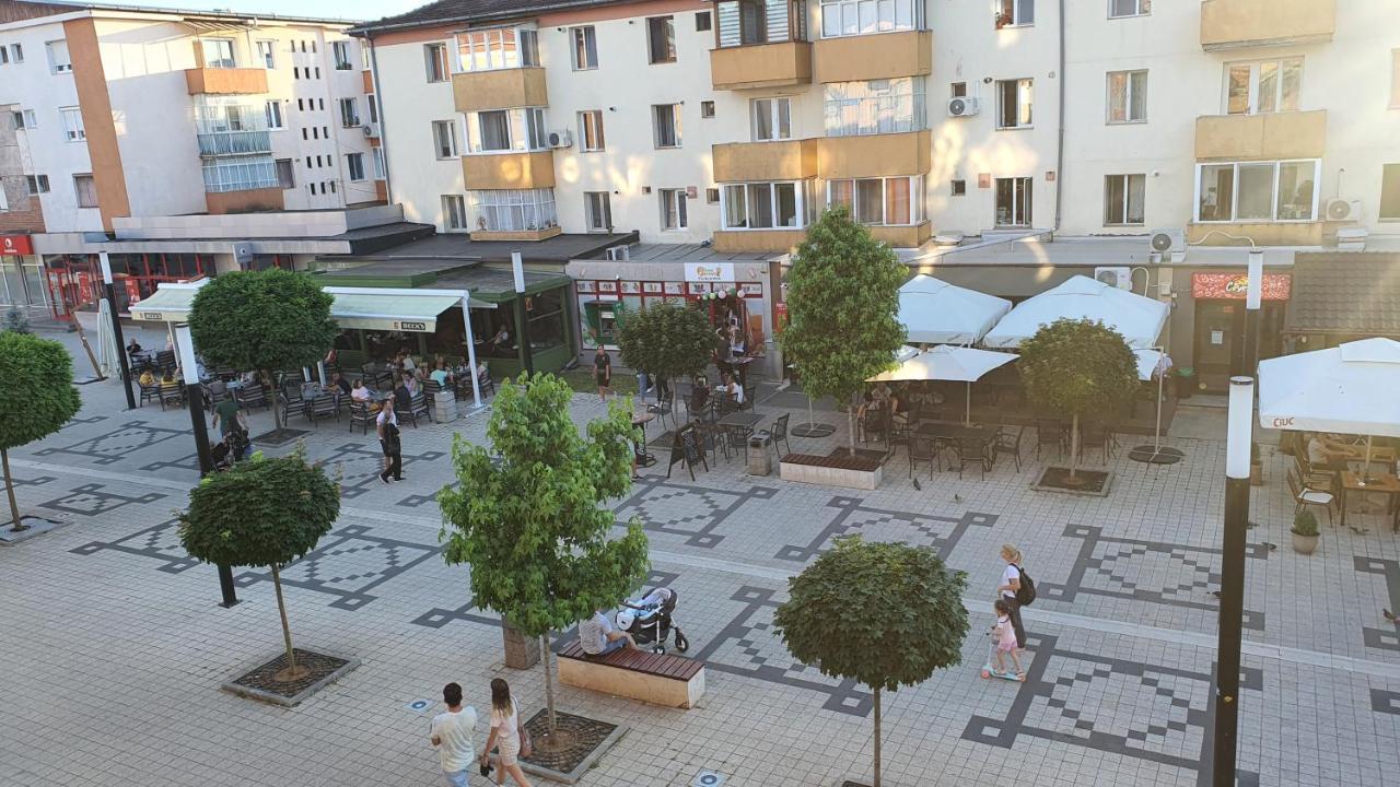 Fim Apartament Appartement Hunedoara Buitenkant foto